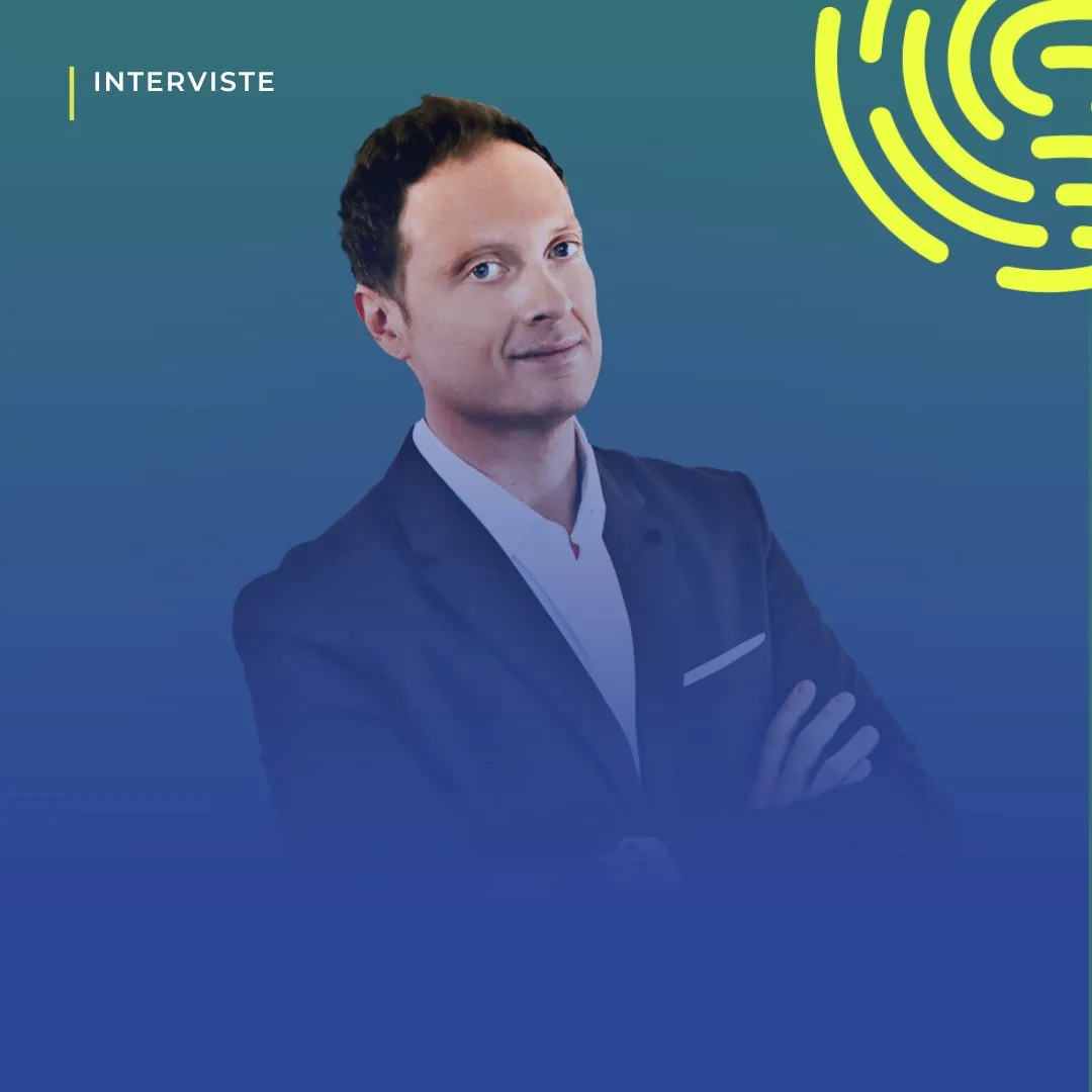 Francesco Chiappini sorridente in giacca blu, ospite dell'intervista sull'e-commerce