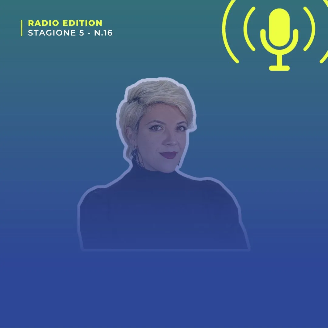 Noemi Taccarelli con i capelli biondi, ospite della puntata sul growth hacking
