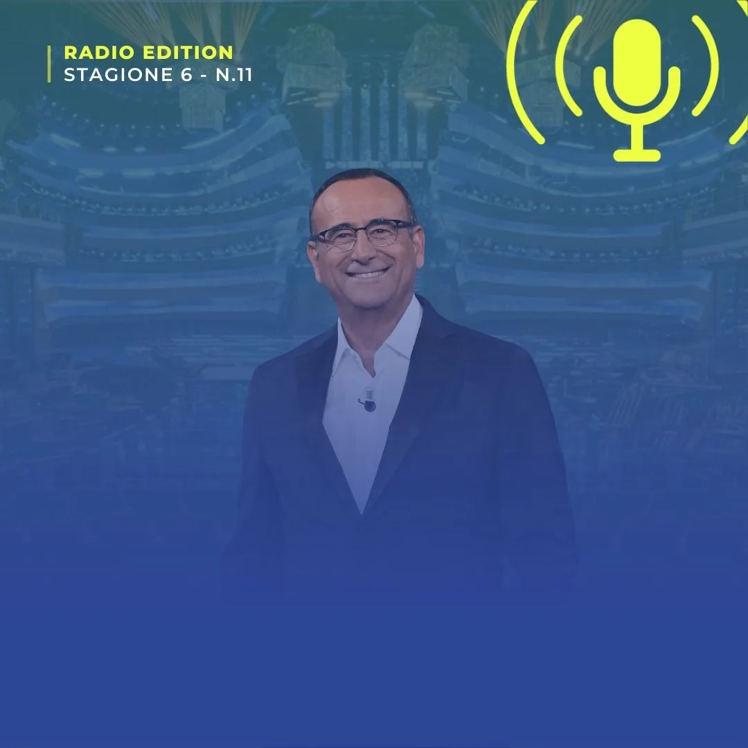 Uomo in giacca sul palco dell'Ariston: il Festival di Sanremo 2025